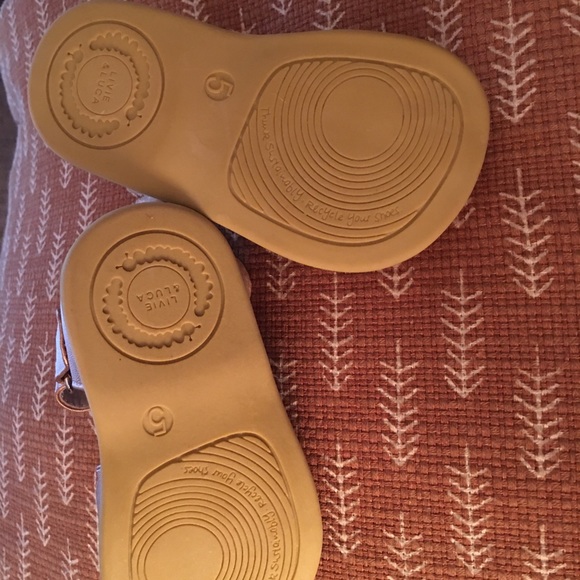 Size 5 Livie and Luca petals - Picture 2 of 2